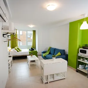 https://holidays2malaga-studios-juan-de-mena.hotelsinnerja.org